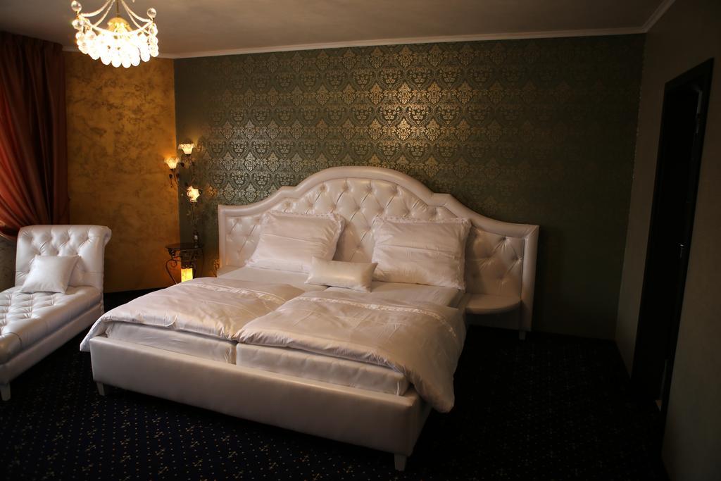 براتسيلافا Hotel Kotva الغرفة الصورة